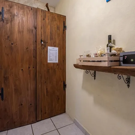 Gufo Alloggio per agriturismo *